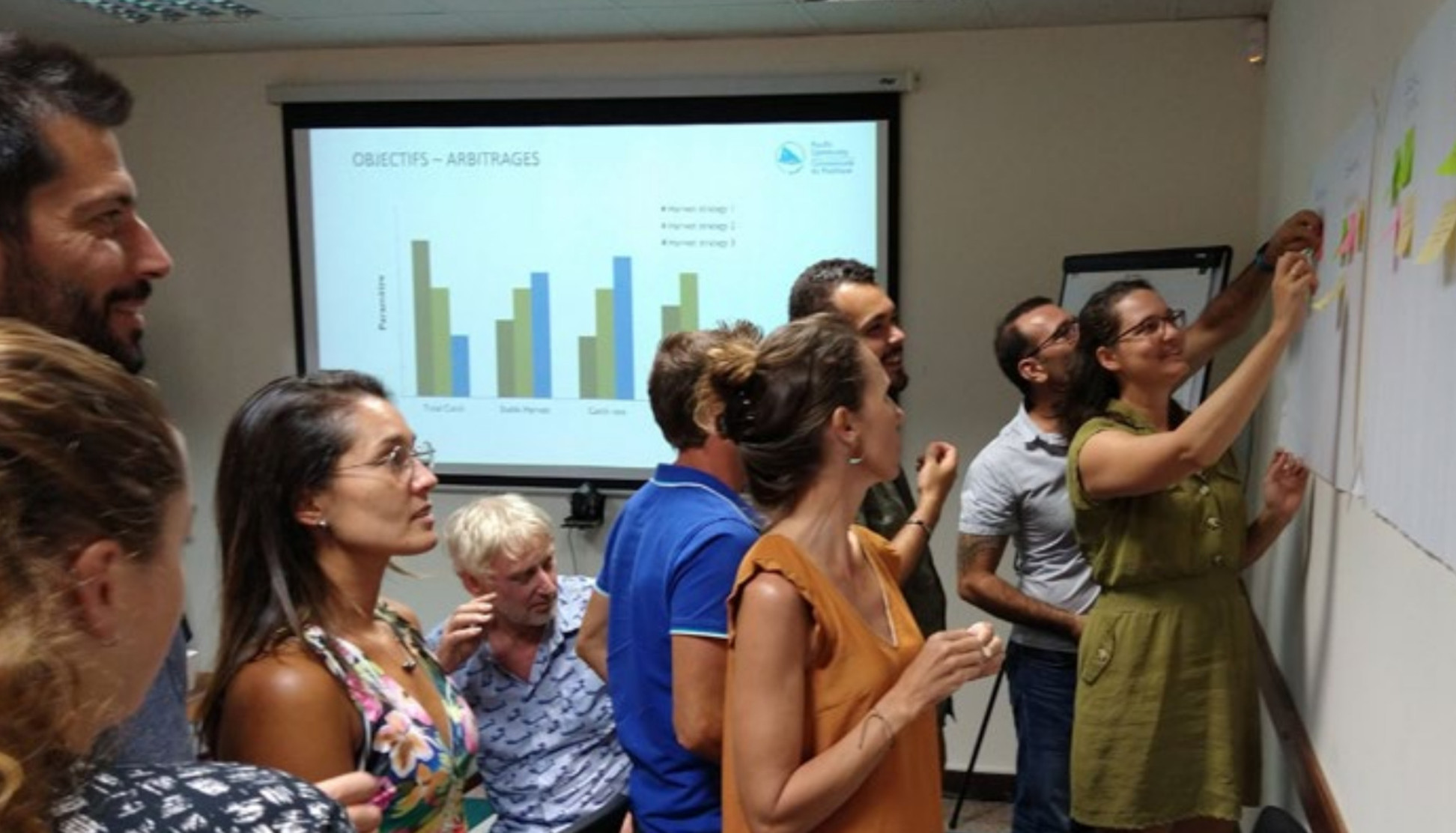 Les participants de Nouvelle-Calédonie définissent leurs objectifs de gestion des ressources halieutiques lors de l’atelier sur les stratégies d’exploitation.