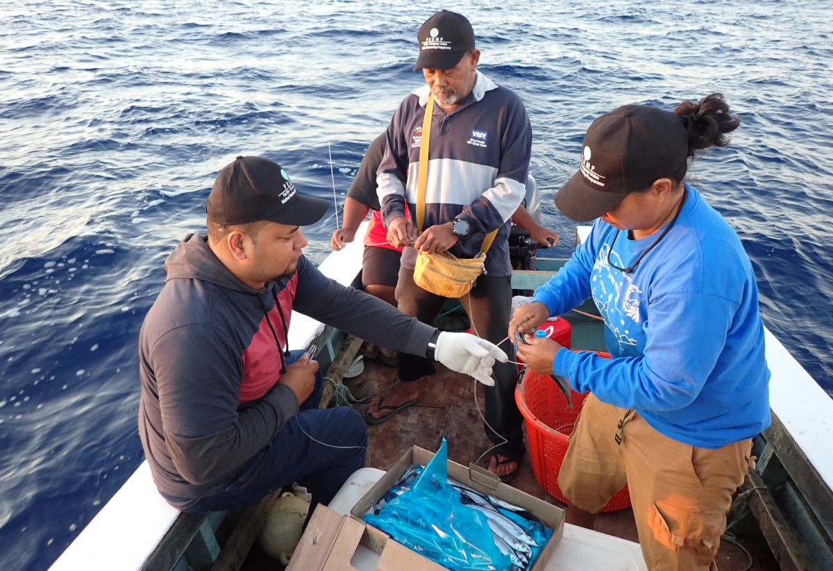 PEUMP programme is conducting training on Small-Scale Fishing Operations with community fisheries reps in #Tonga this week to develop alternative fishing practices & help reduce pressure on coastal resources
