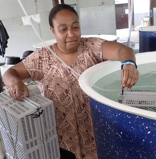 Esther Leini, Chargée de recherche en aquaculture marine au service des pêches national de Papouasie-Nouvelle-Guinée
