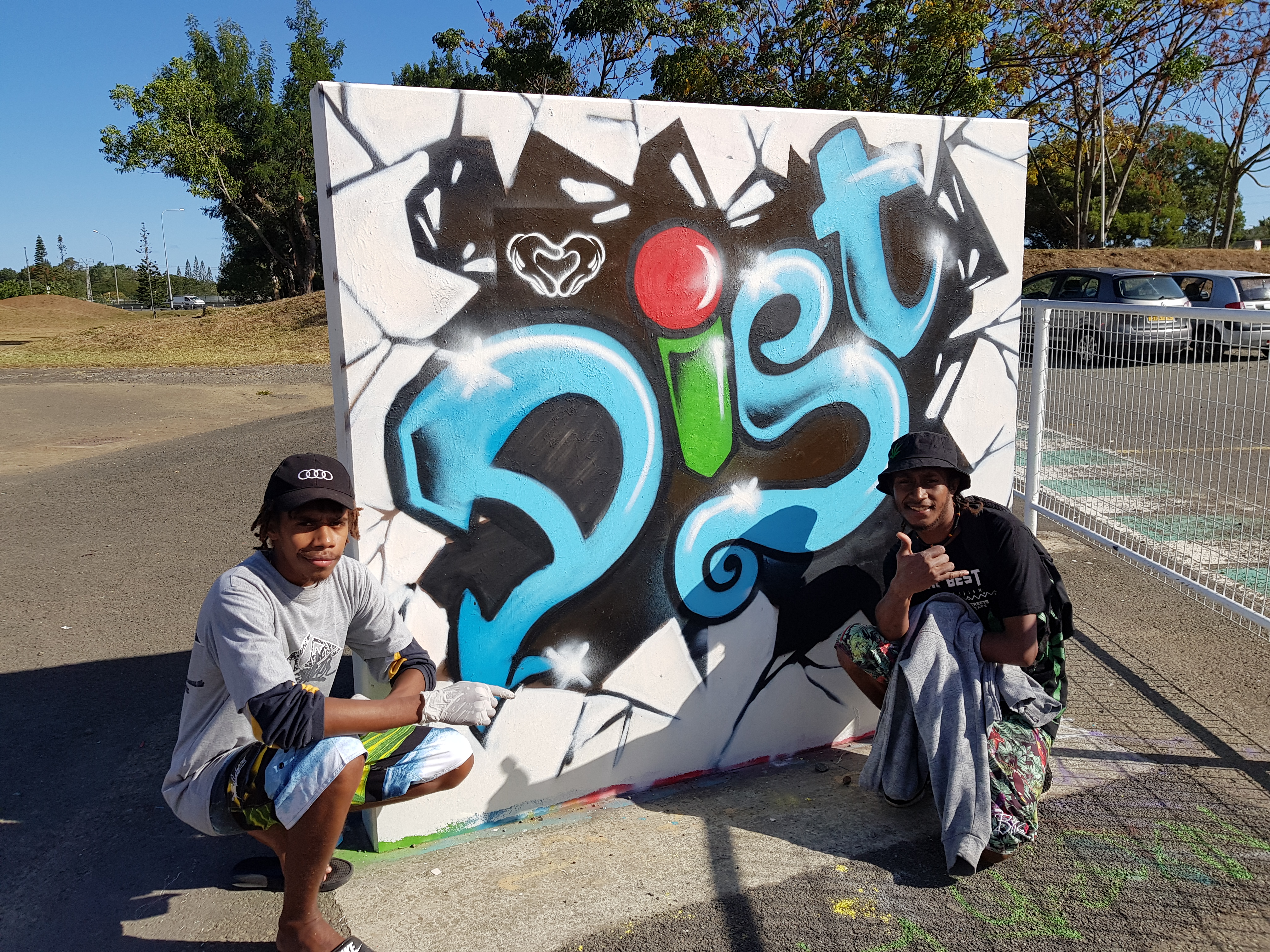 Graff battle at Dumbea skate park (thanks to Dumbea city) - team Vanuatu